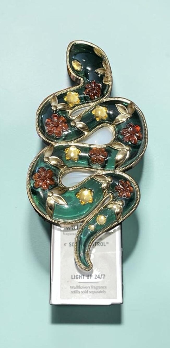 Bath & Body Works Jeweled Snake Wallflower Plug In ScentControl Nightlight Green
